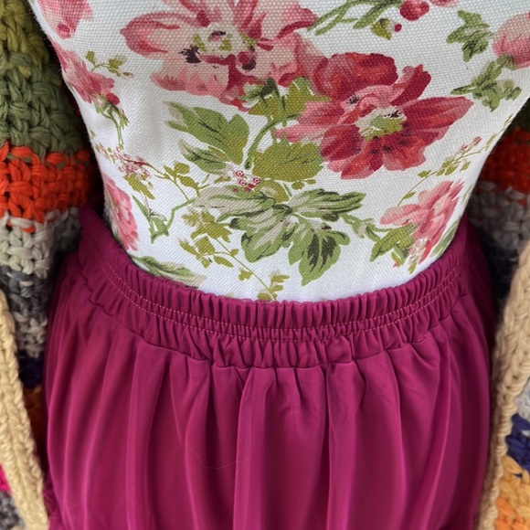 Flouncy Tiered Mesh Skirt in Maroon Berry - Picture 17 of 17